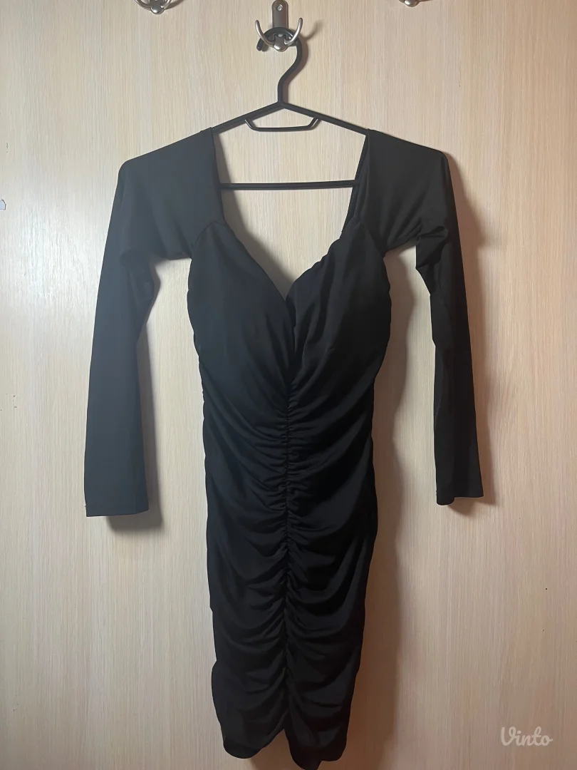 Crna svečana haljina