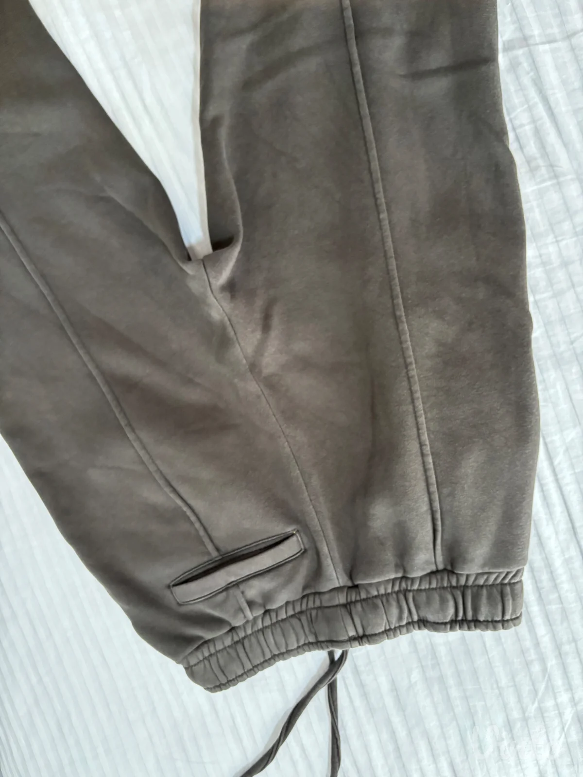 Bershka muške trenerke-pantalone