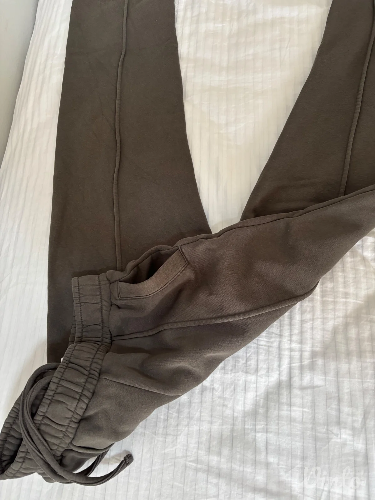 Bershka muške trenerke-pantalone