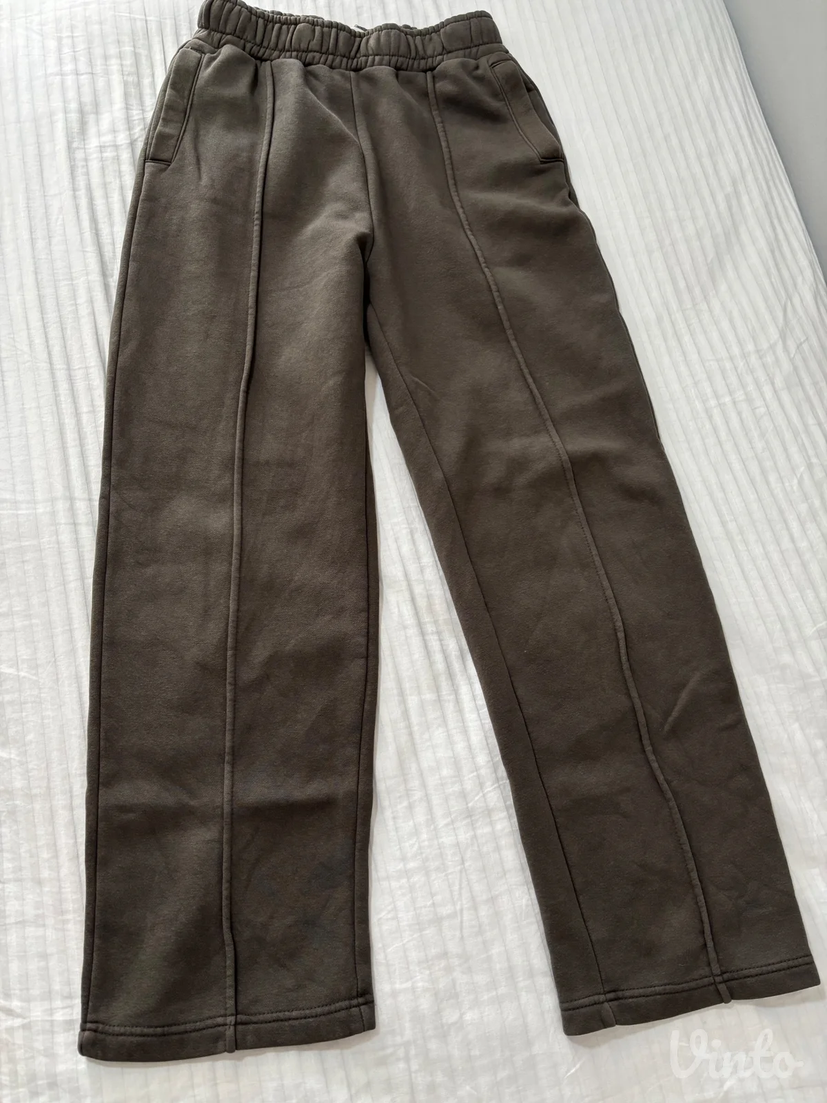 Bershka muške trenerke-pantalone