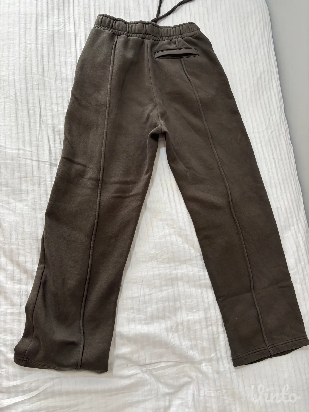 Bershka muške trenerke-pantalone
