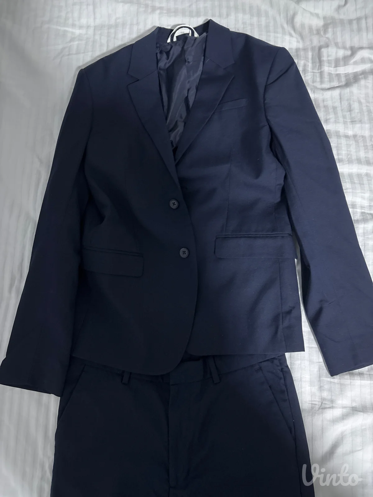 Elegantno teget odelo