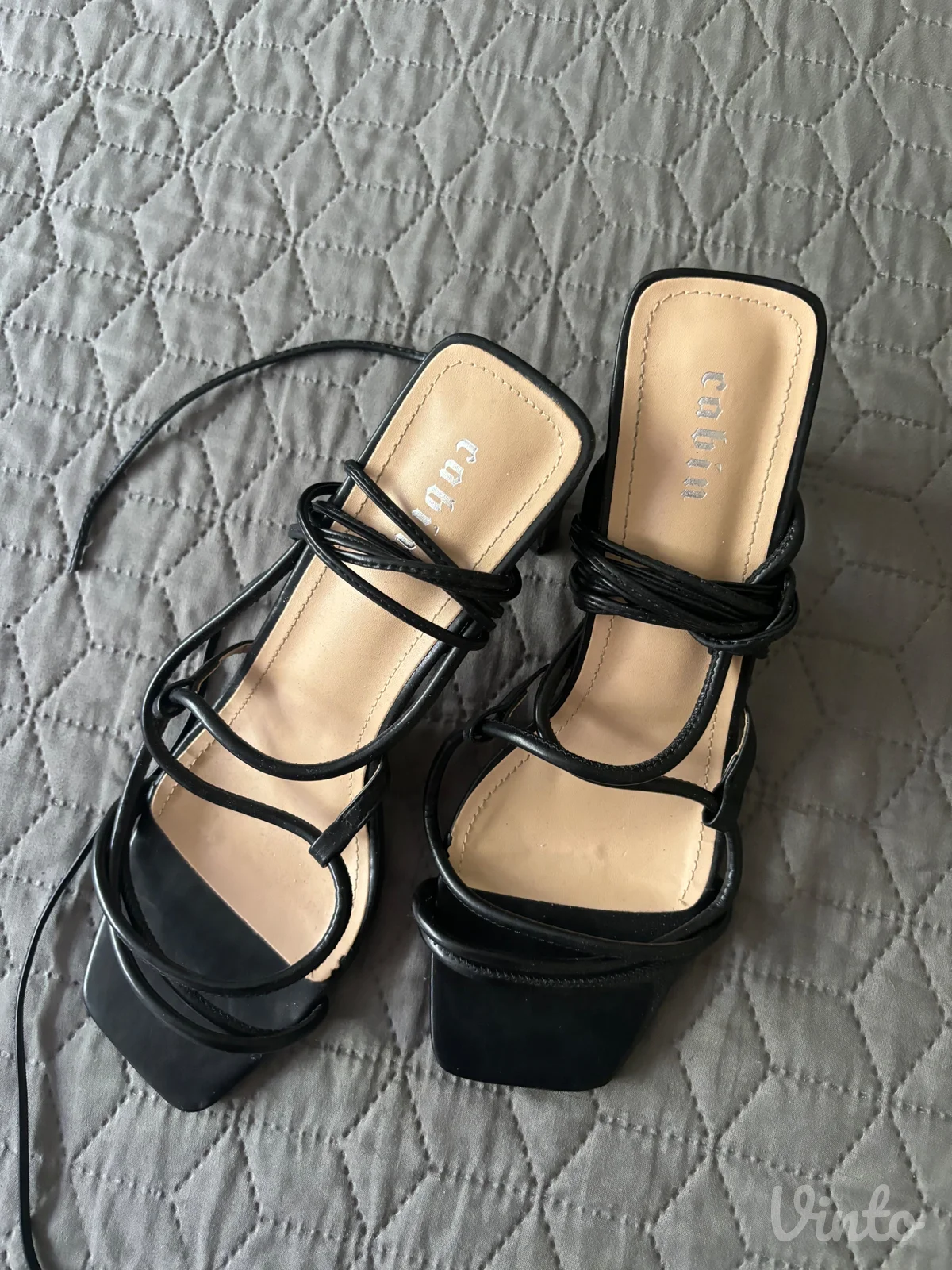 SANDALE NOVE