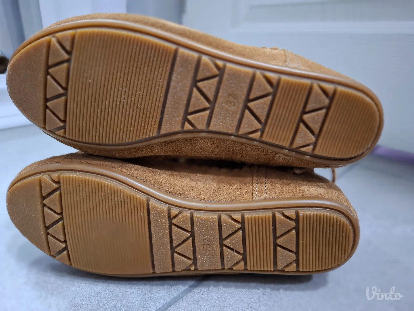 H&M prevrnuta koza vintage cizmice