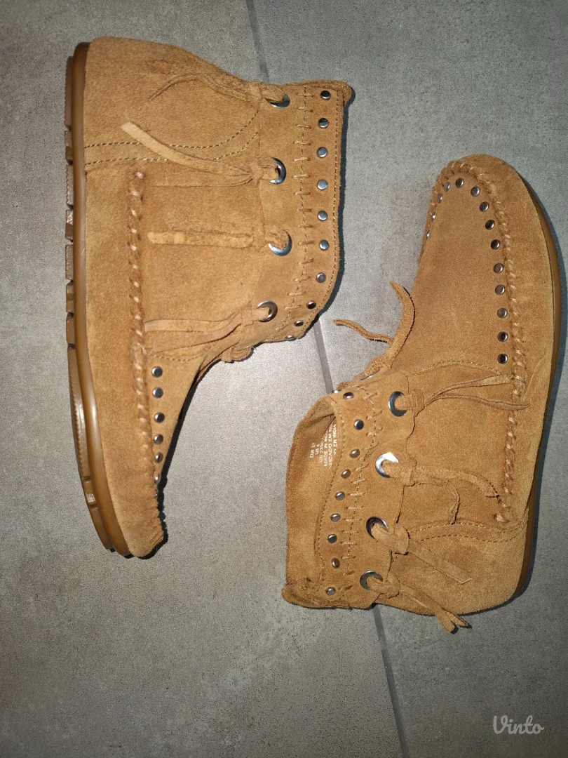 H&M prevrnuta koza vintage cizmice