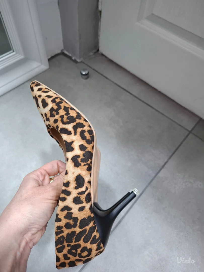 *NOVO* Tigraste salonke