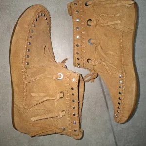 H&M prevrnuta koza vintage cizmice