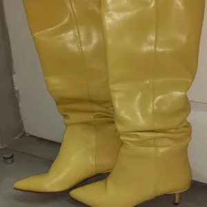 Hop Hop Shop čizme 39 broj