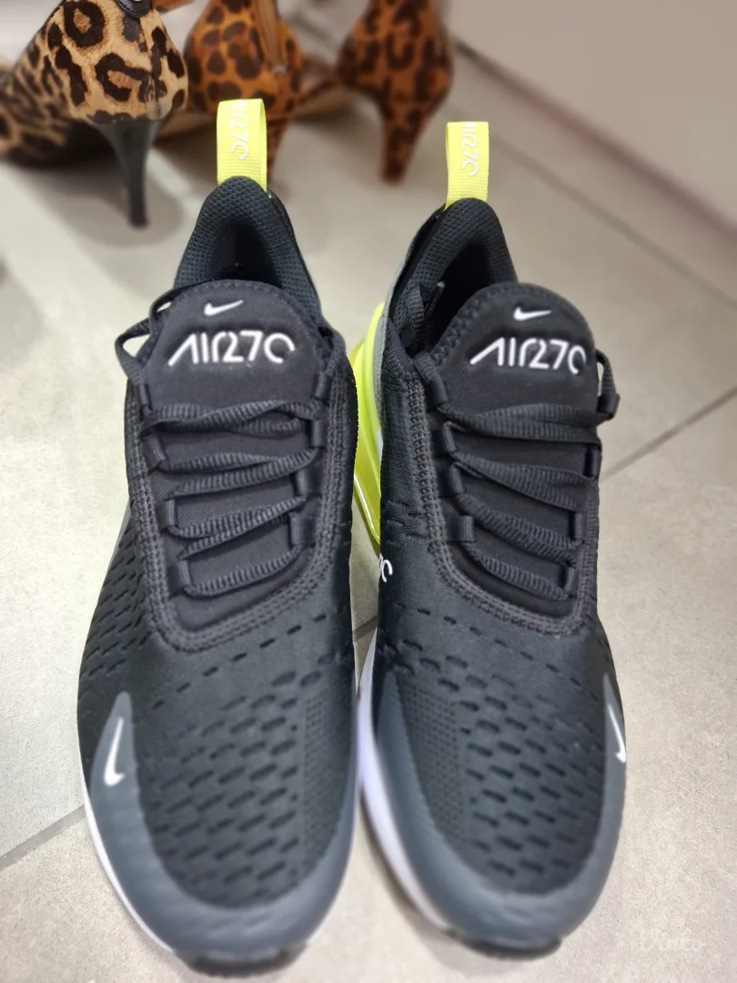 Nike Air 270 38.5broj