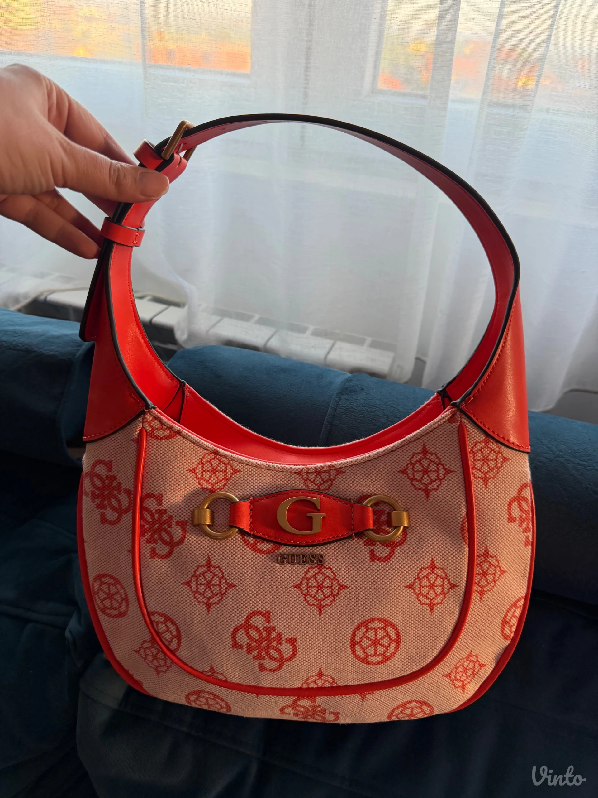 Guess torba iz nove kolekcije