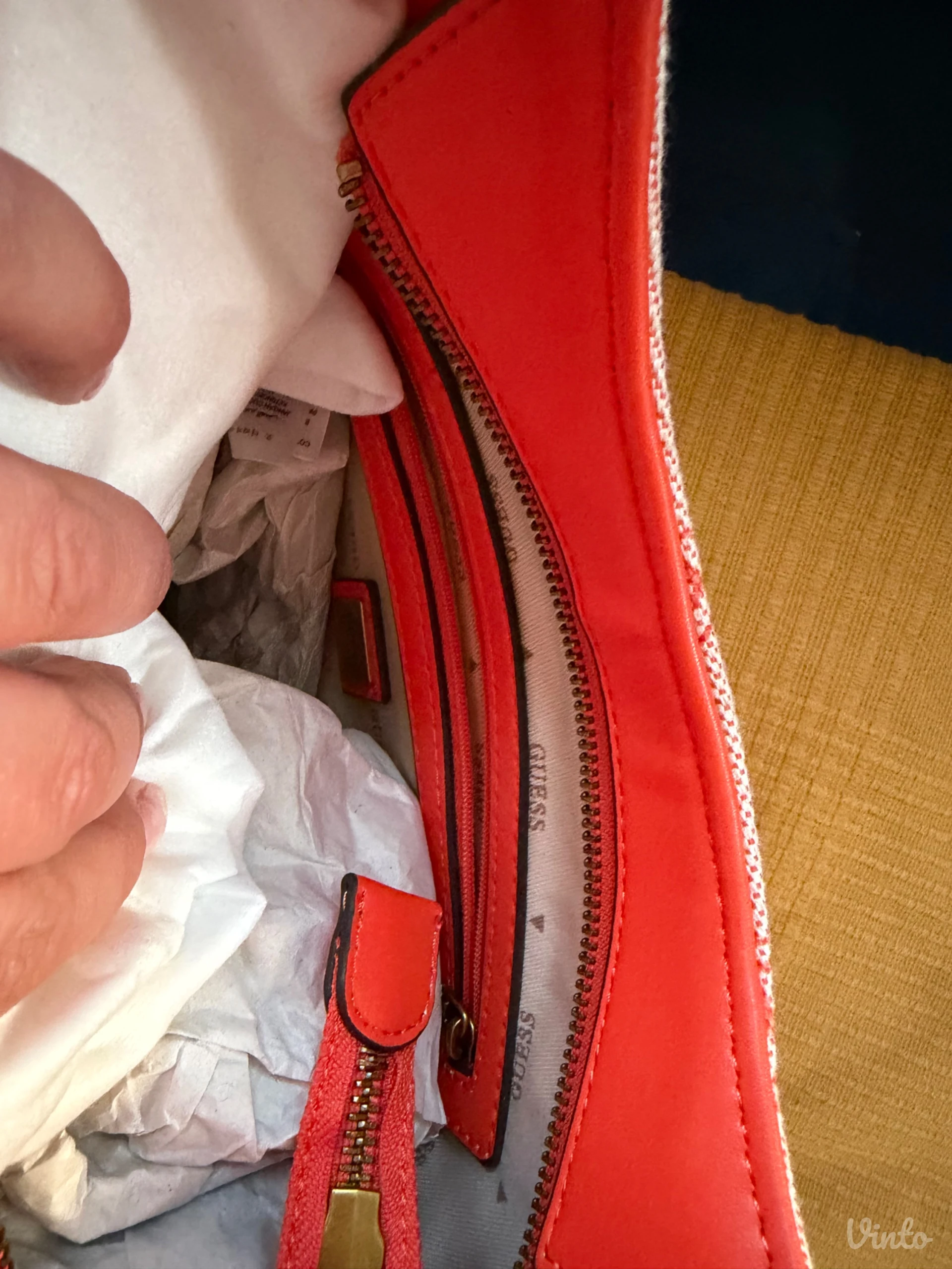 Guess torba iz nove kolekcije
