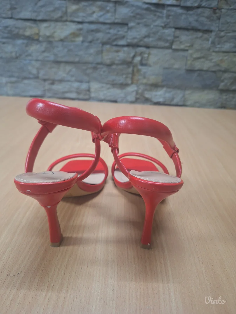 Crvene sandale