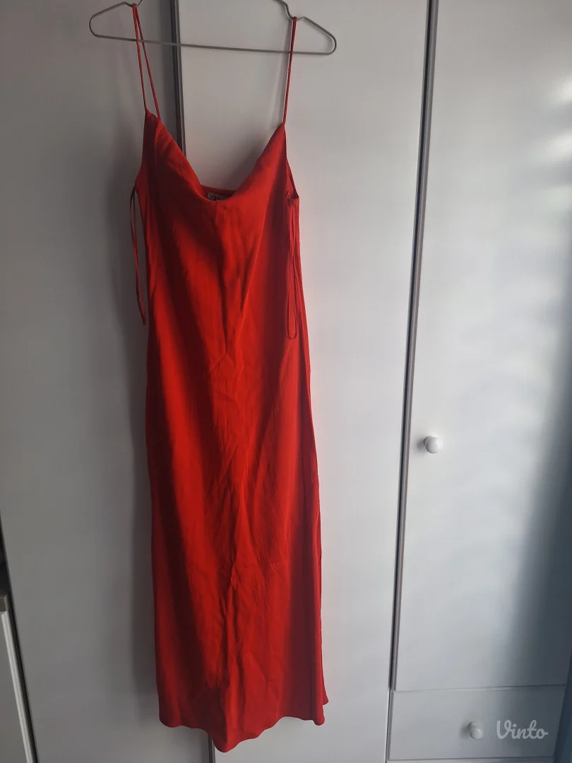 Crvena haljin Zara