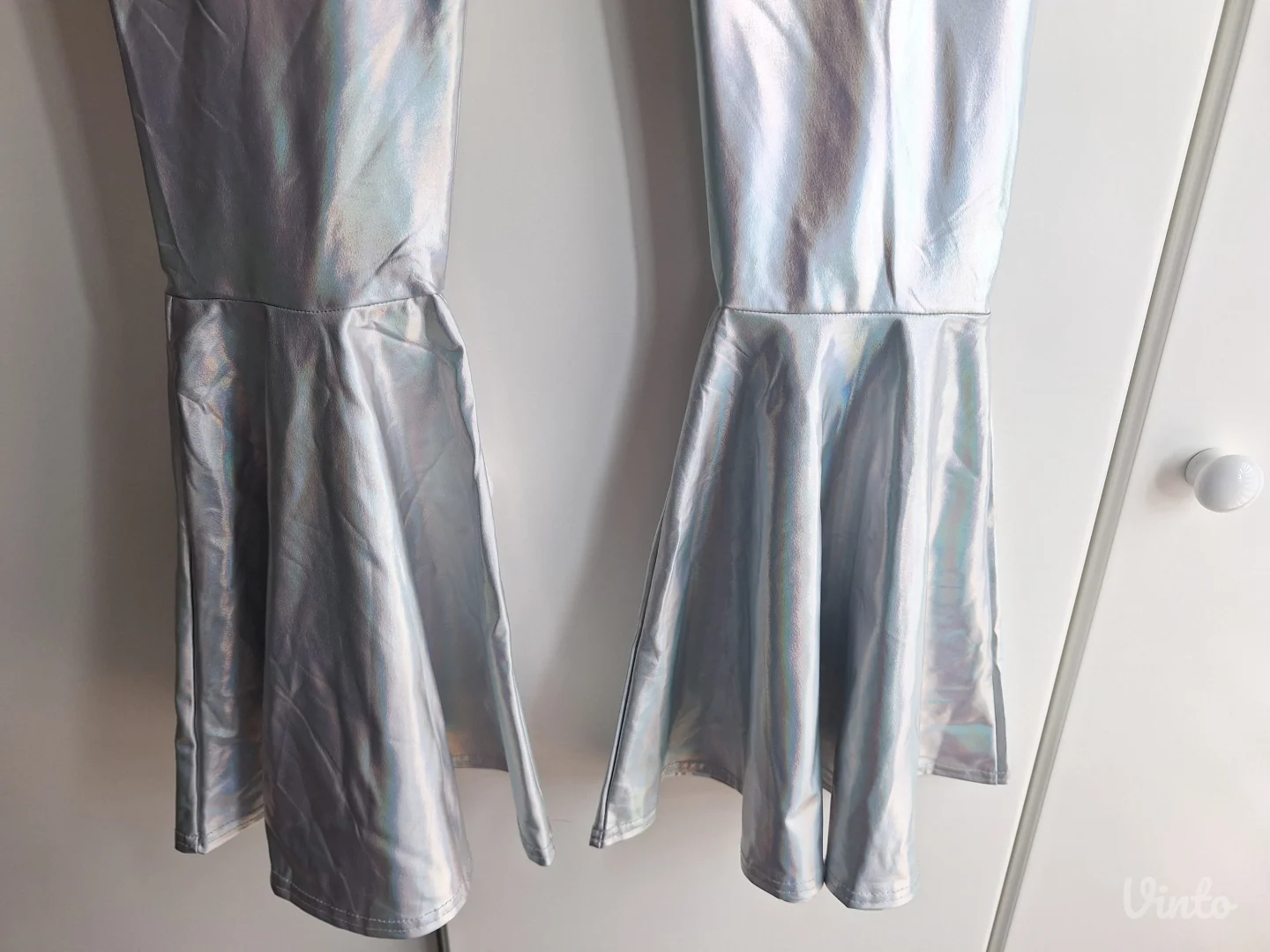 Srebrne zvonaste pantalone