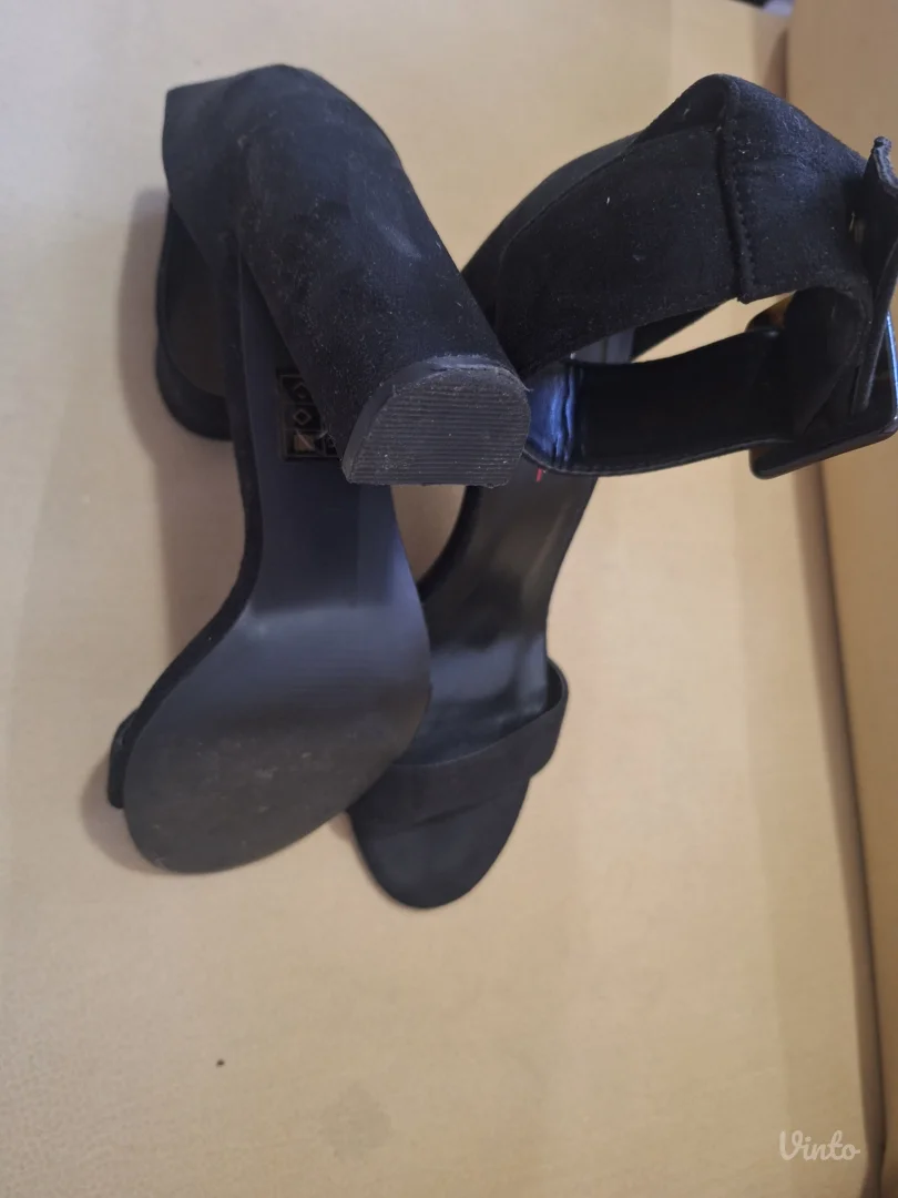 Crne sandale Opposite