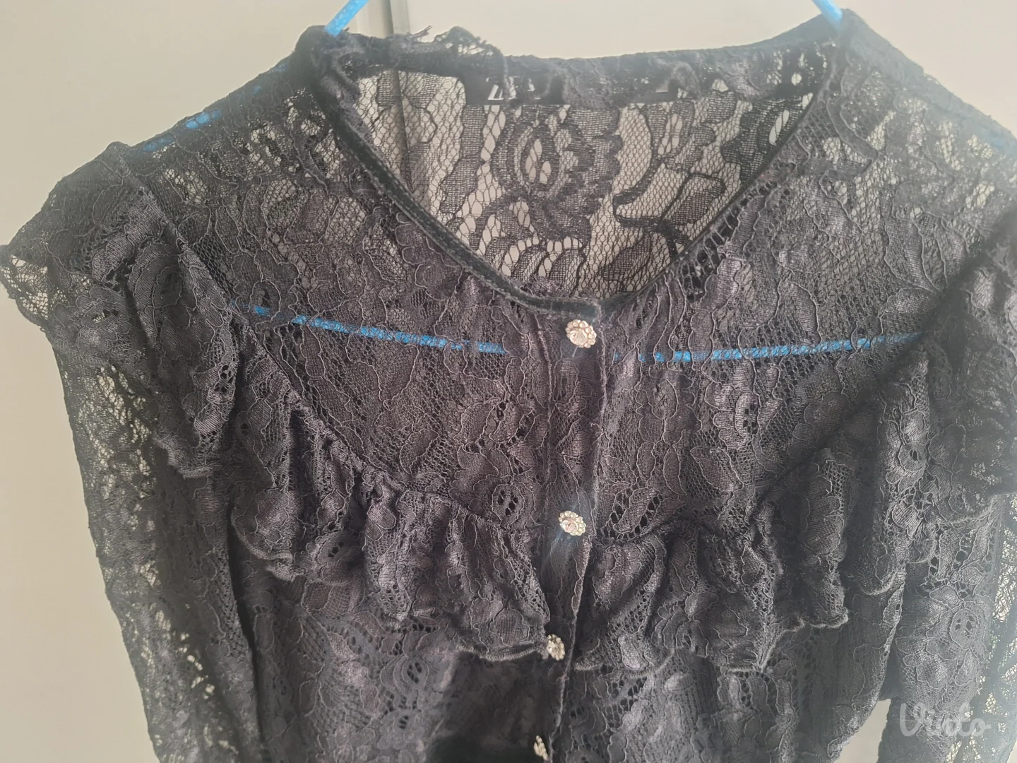 Crna čipkasta haljina Zara