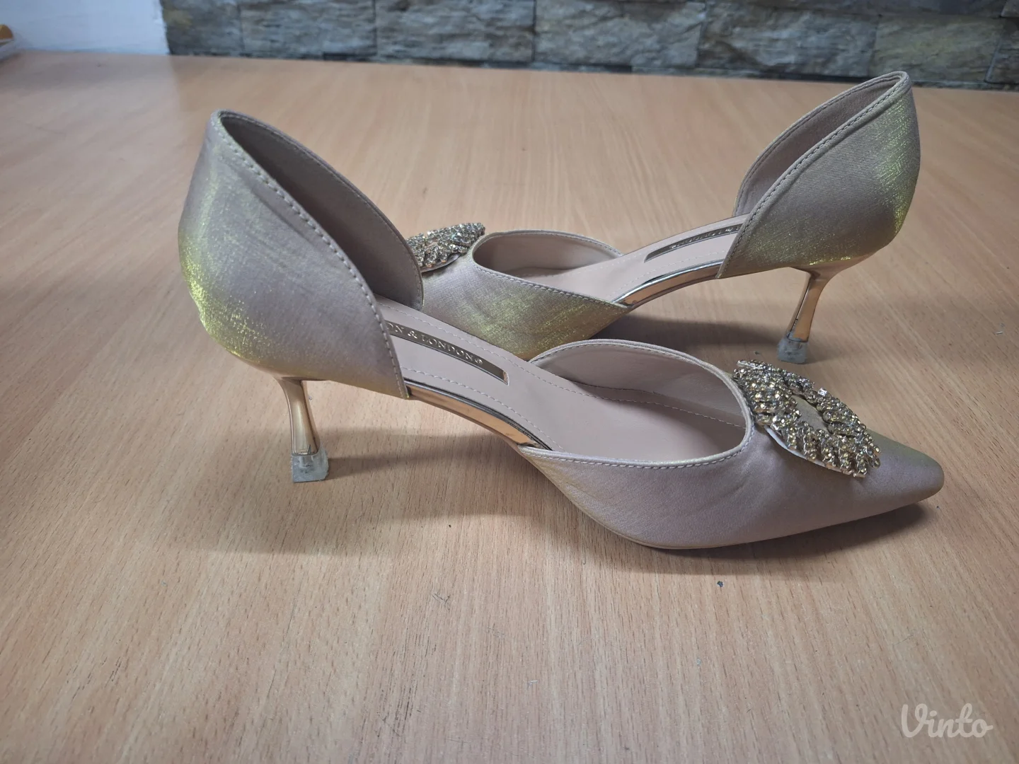 Zlatne salonke sa šnalom