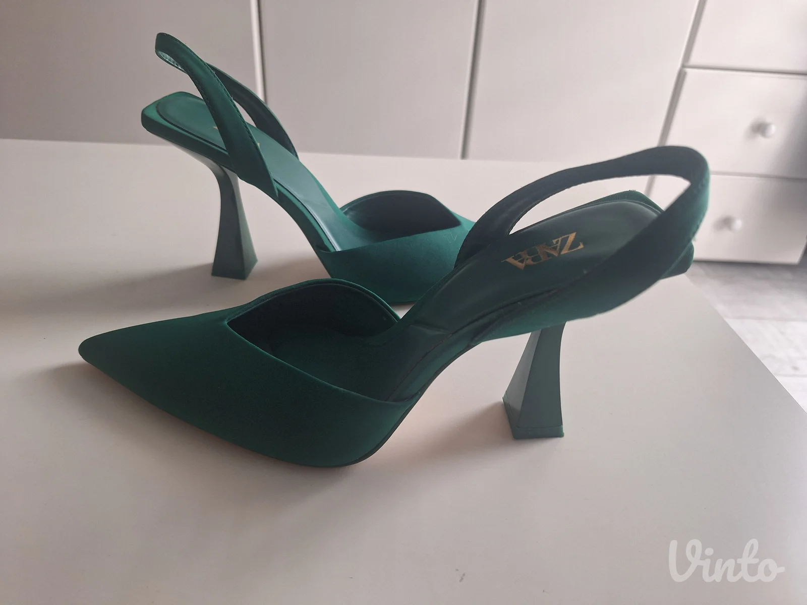 Zelene polusalonke Zara