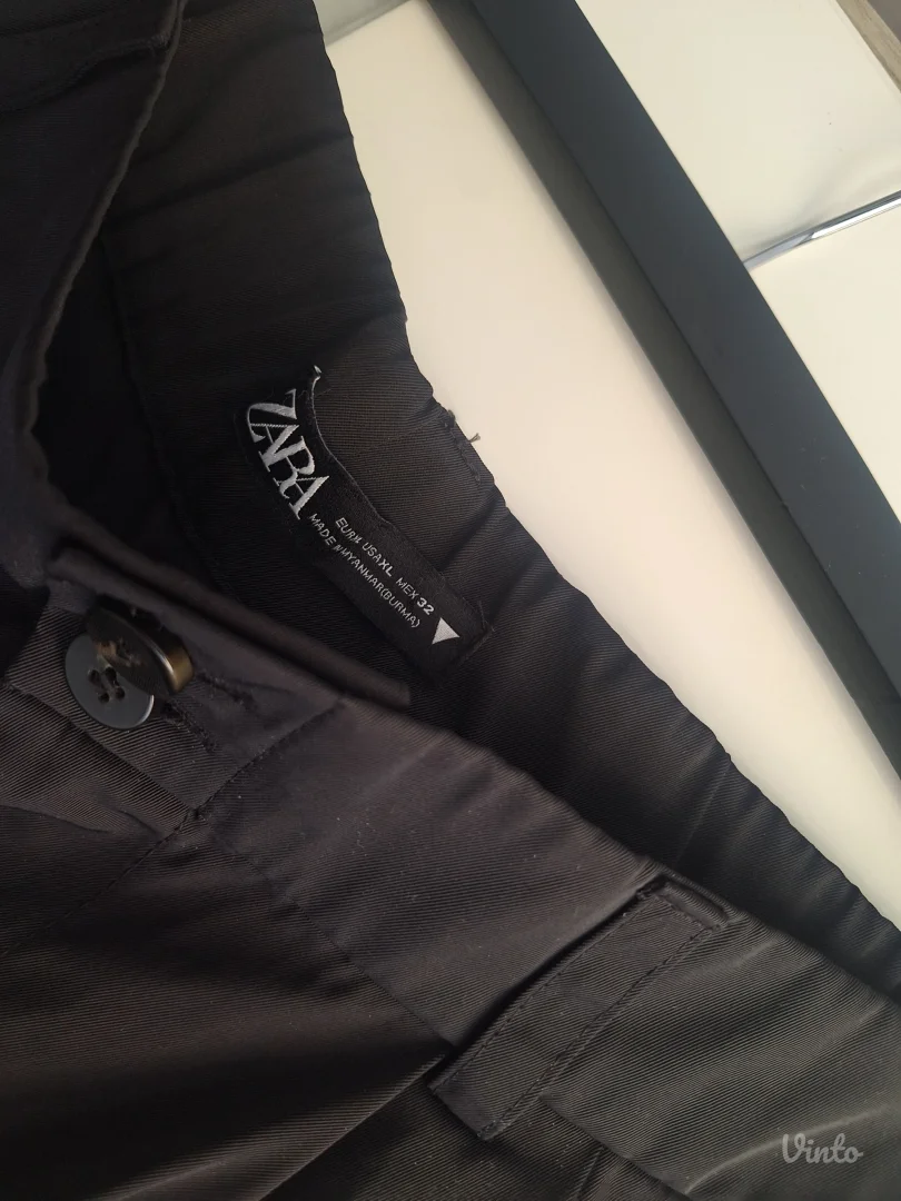 Crne pantalone Zara