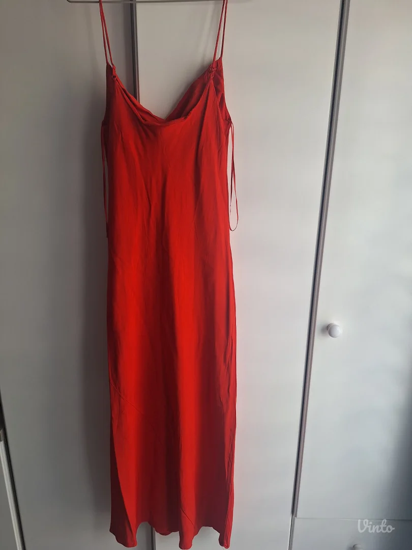 Crvena haljin Zara