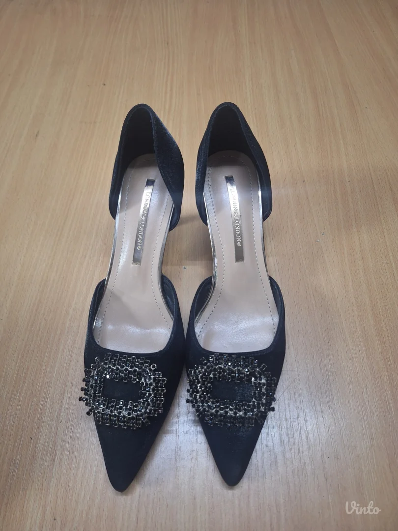 Crne salonke sa šnalom