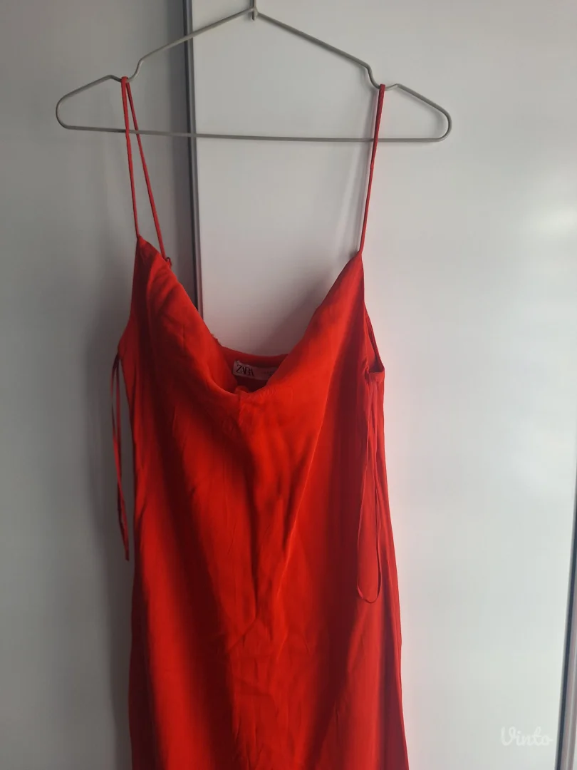 Crvena haljin Zara