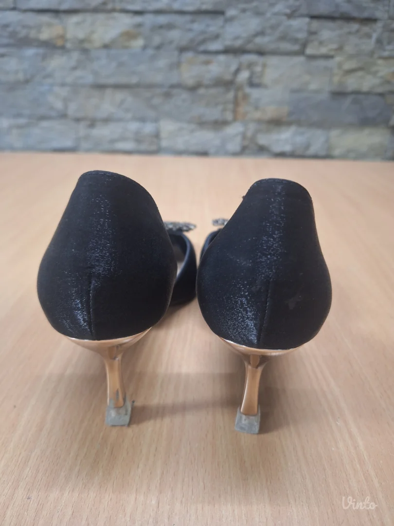 Crne salonke sa šnalom