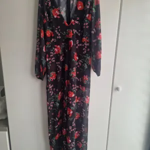 Duga šarena haljina