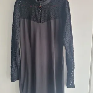 Crna haljina Vero moda