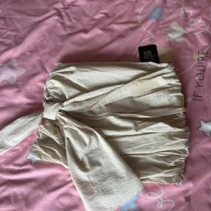 Bez suknja M velicina