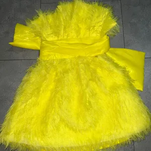 PS zuta haljina XS velicina