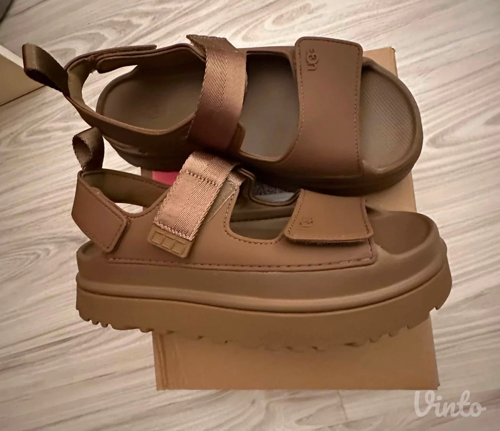 Ugg Goldenglow sandale