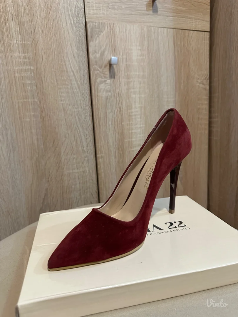 Bordo salonke 37broj