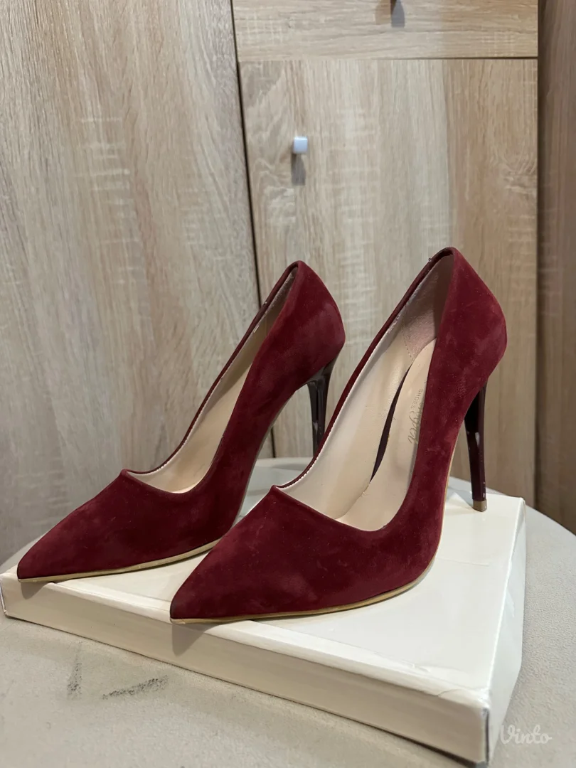 Bordo salonke 37broj