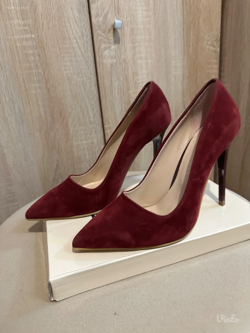 Bordo salonke 37broj