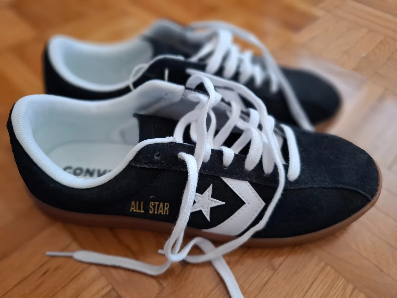 nove converse patike
