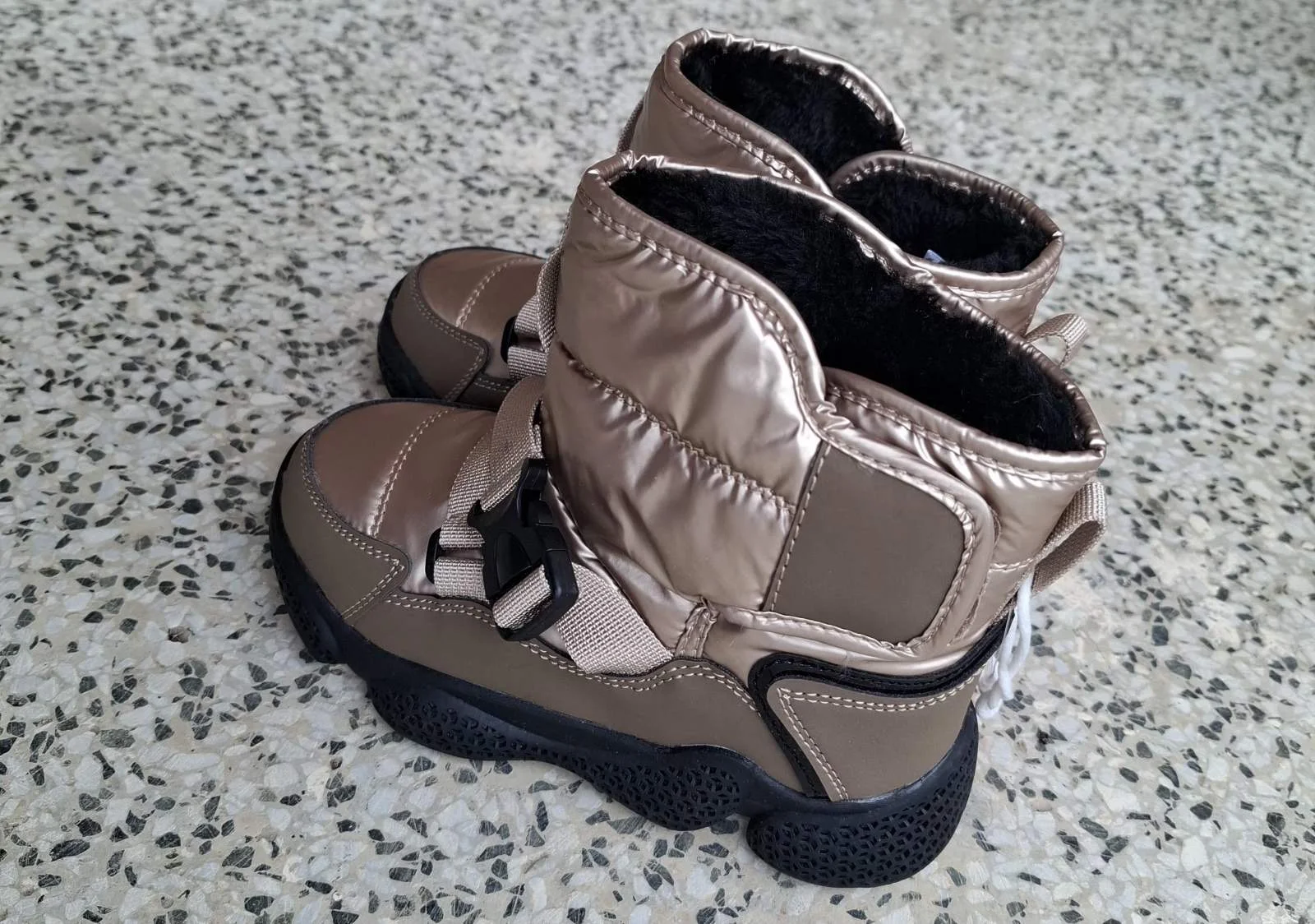 Zlatne zimske čizmice za devojčice