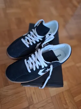 nove converse patike