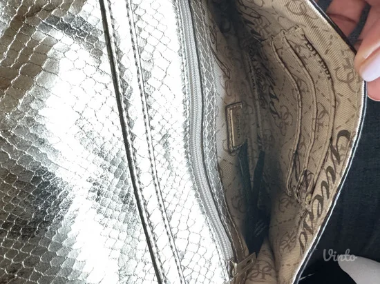 Guess torbica - Nova bez etikete