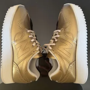 New Balance 520 Platform Metalic Gold - 38