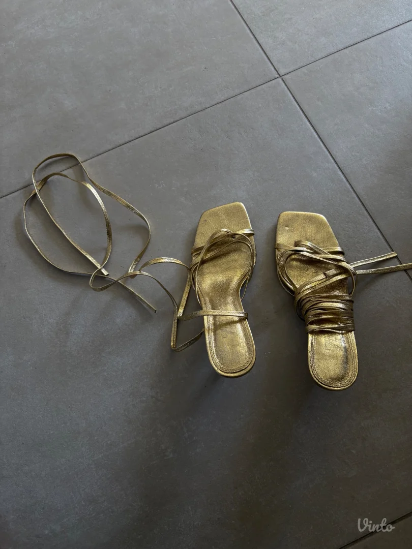 Zara sandale na stiklu