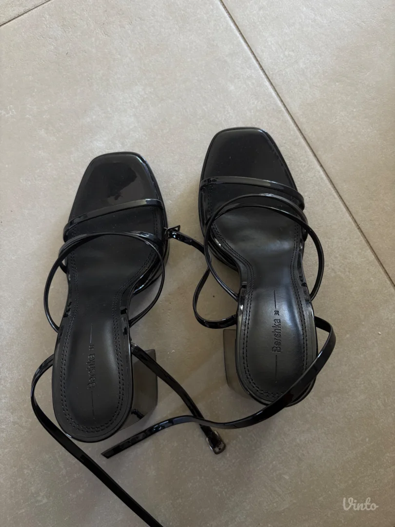 Bershka sandale na stiklu