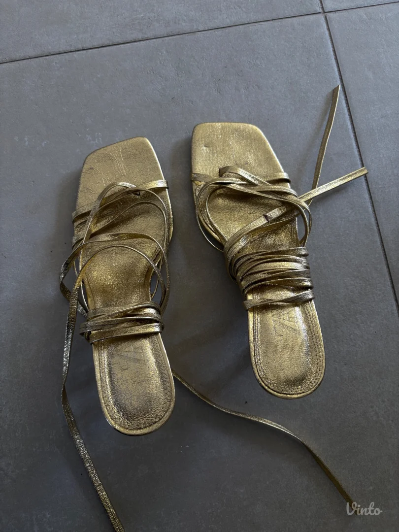 Zara sandale na stiklu