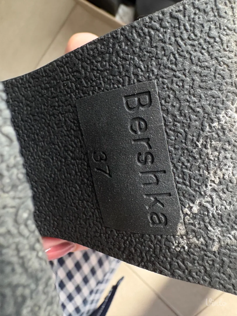 Bershka cizme na stiklu