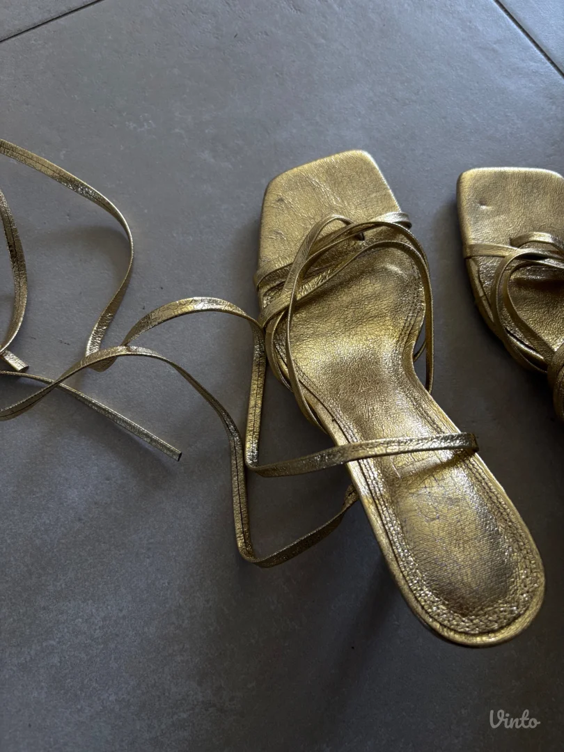 Zara sandale na stiklu