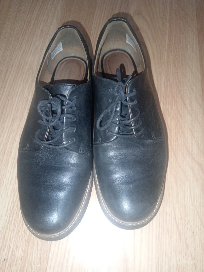 Crne ženske ravne cipele