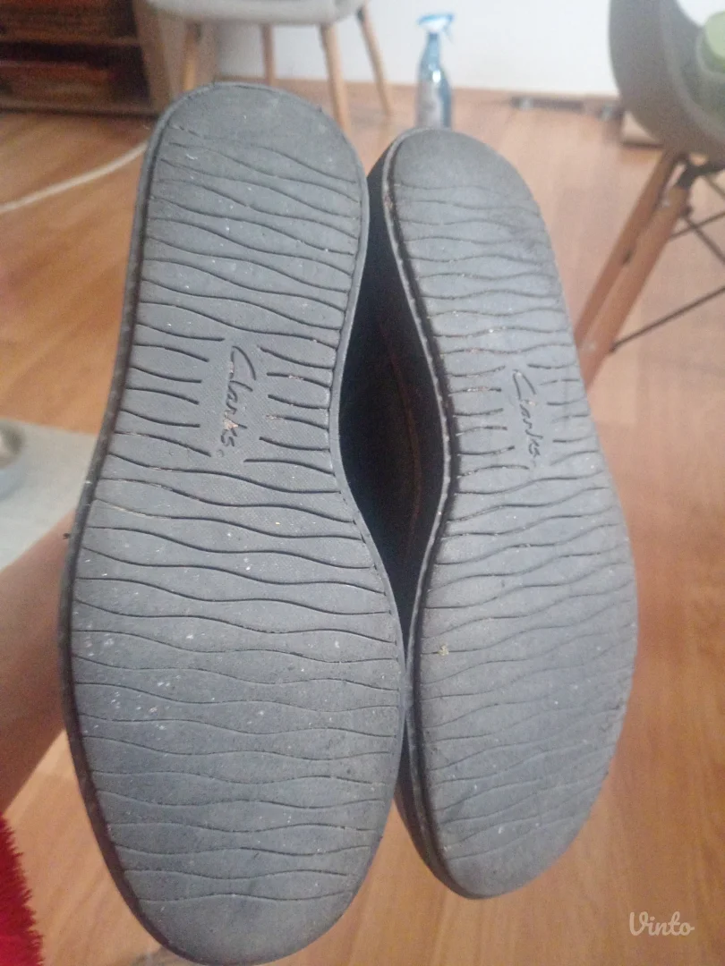 Crne ženske ravne cipele