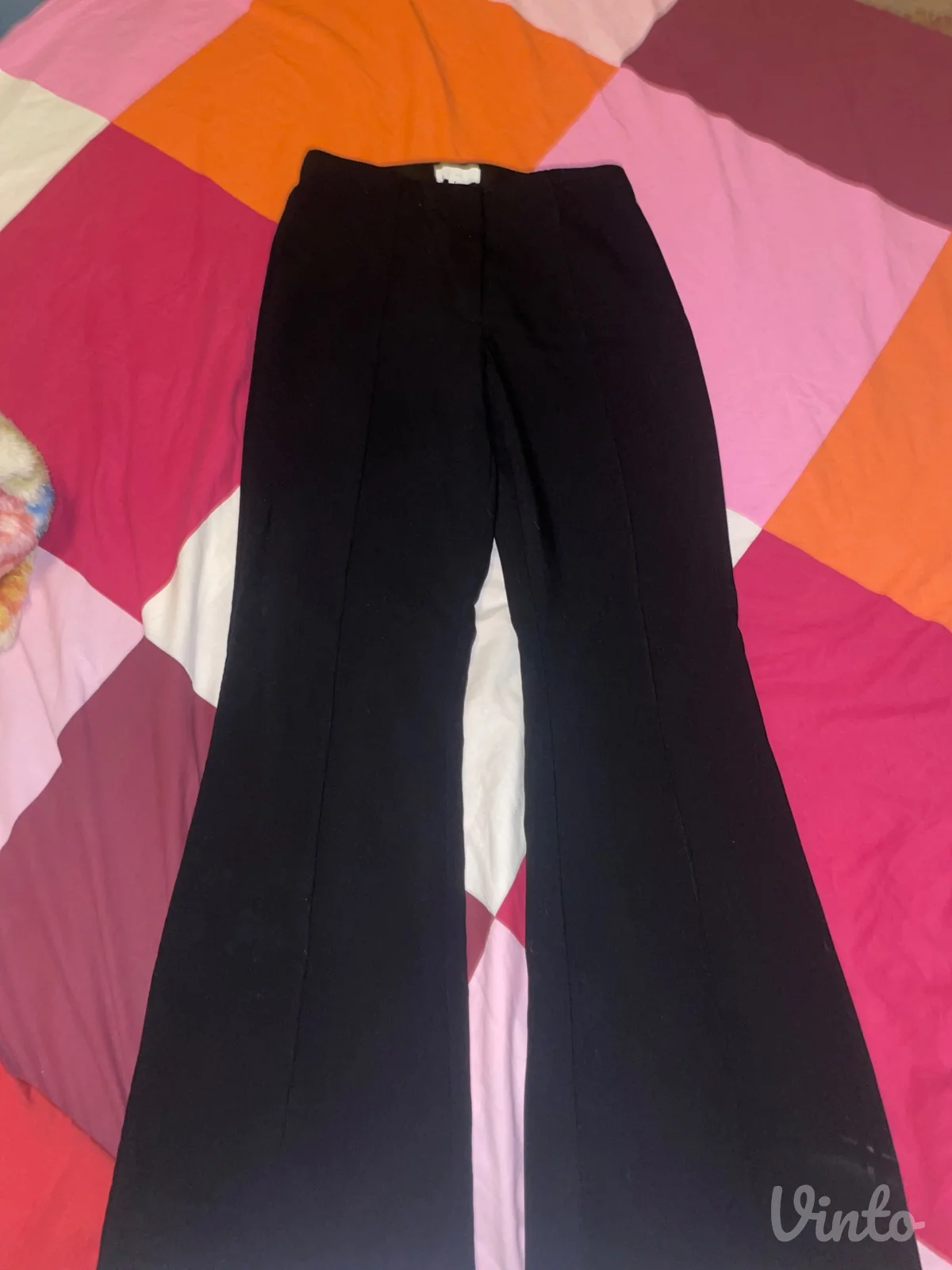 crne pantalone