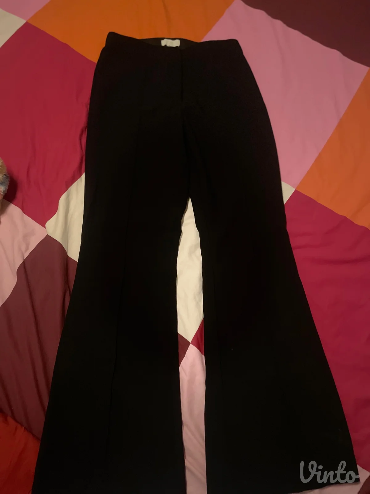 crne pantalone