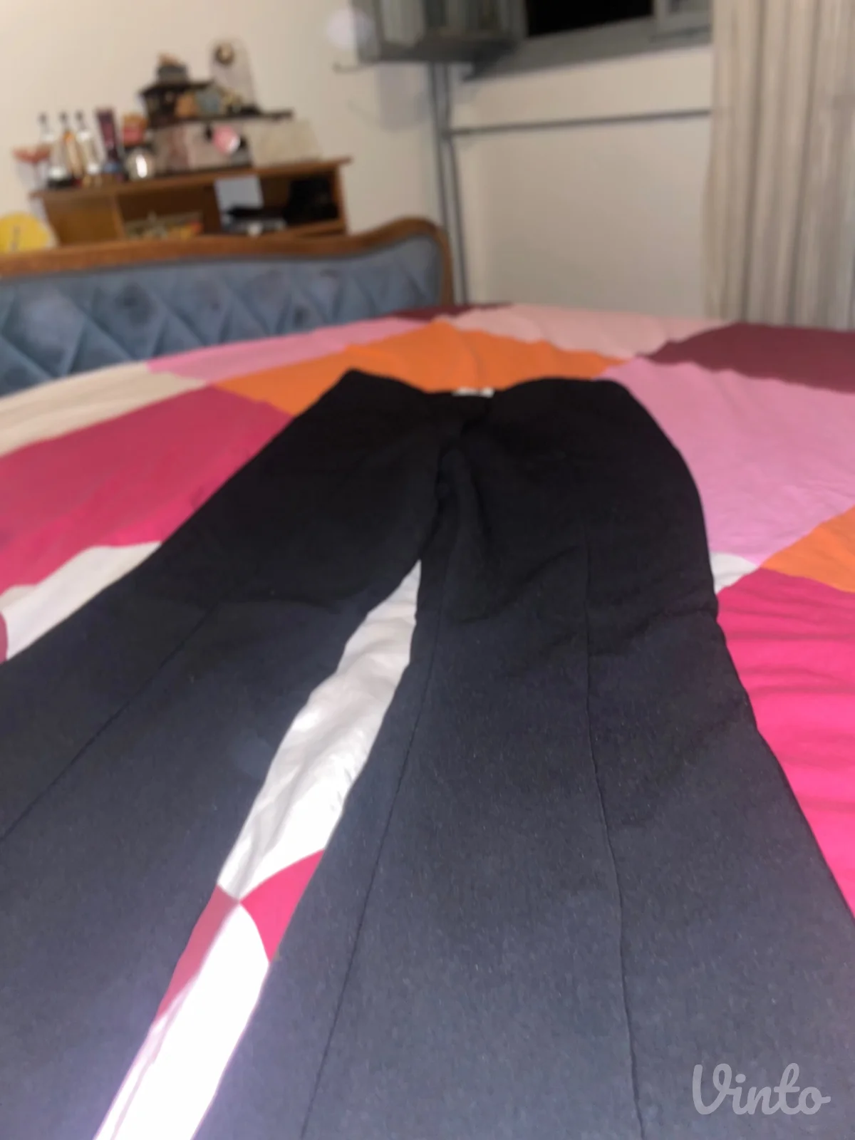 crne pantalone